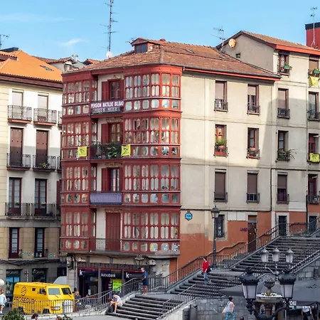 Plaza Unamuno - Casco Viejo - Parking Opcional